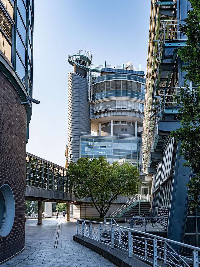 Hamburger Stadtansichten mit DPV Deutscher Pressevertrieb und World Press Photo