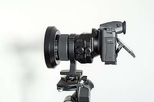Fujifilm GFX 100 II mit FUJINON GF 30mm f/5,6 T/S in Shift-Einstellung