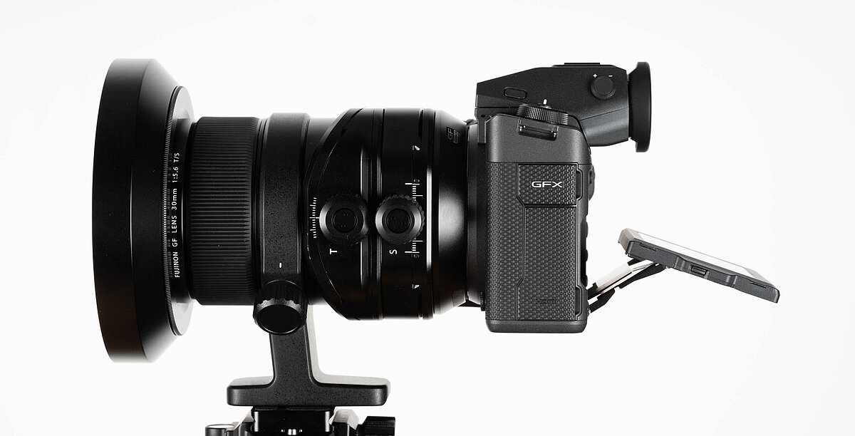 FUJIFILM GFX100 II mit FUJINON GF30mm F5.6 T/S